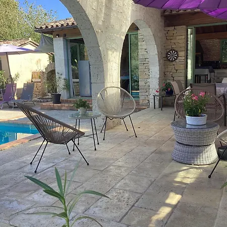 Le Bois De Bed and breakfast Montpouillan
